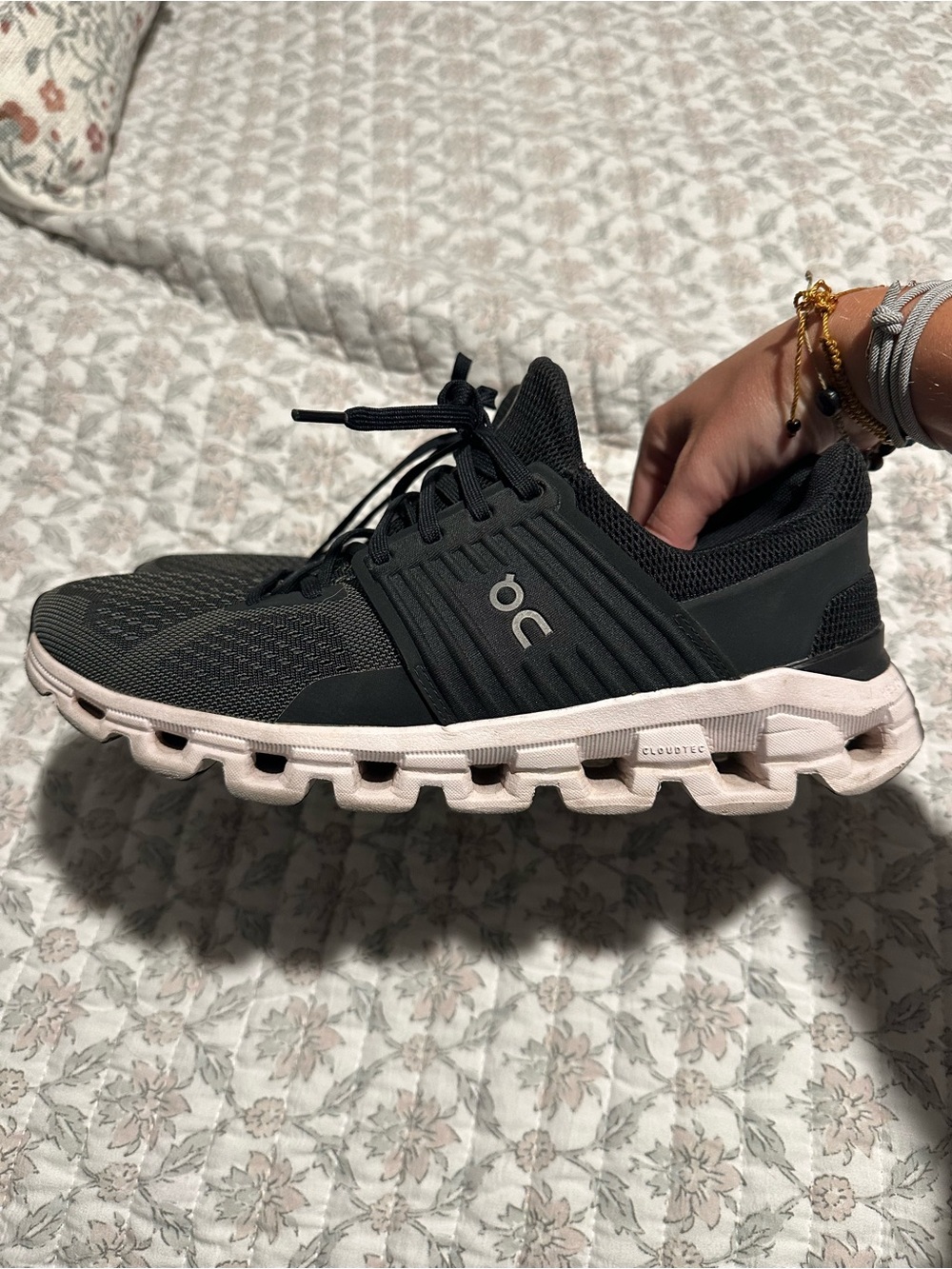 Women’s OnCloud, CloudSwift, size 10.5
